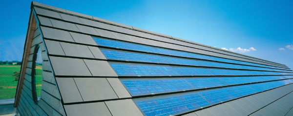 Foto: Photovoltaik-Zellen in die Dachdeckung integriert