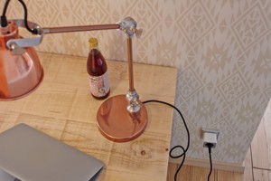 Alte Tischleuchte mit Lightify Plug